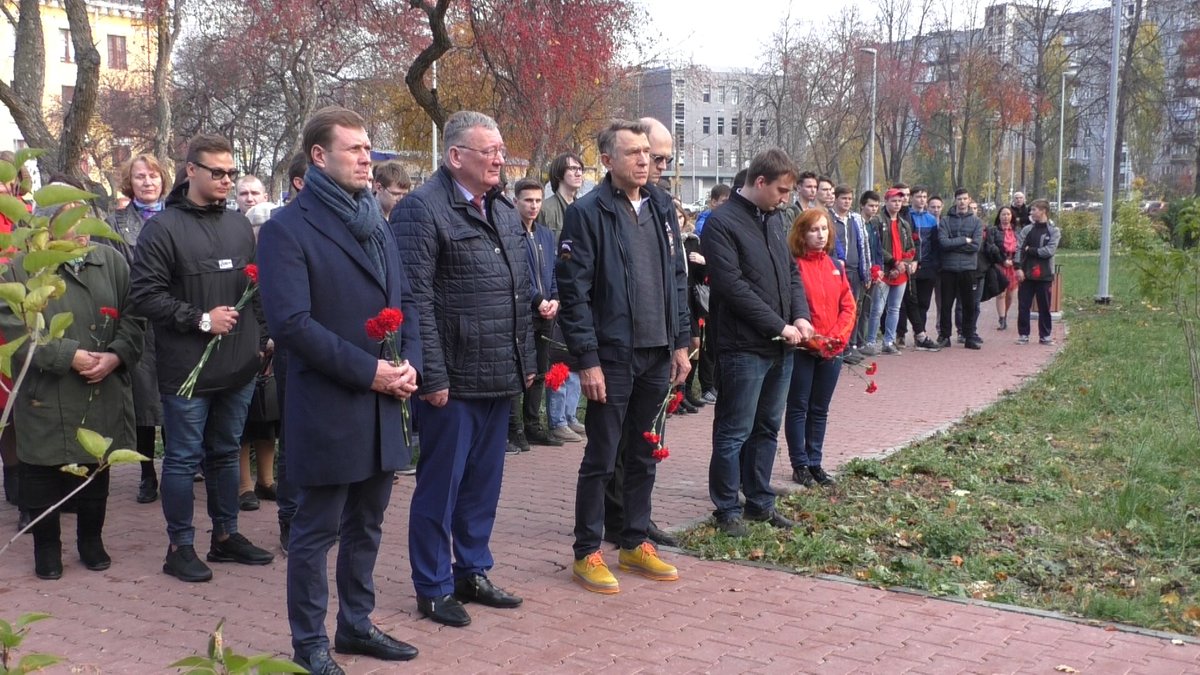 В Нижнем Новгороде прошел траурный митинг в память о погибших в керченской трагедии - фото 1