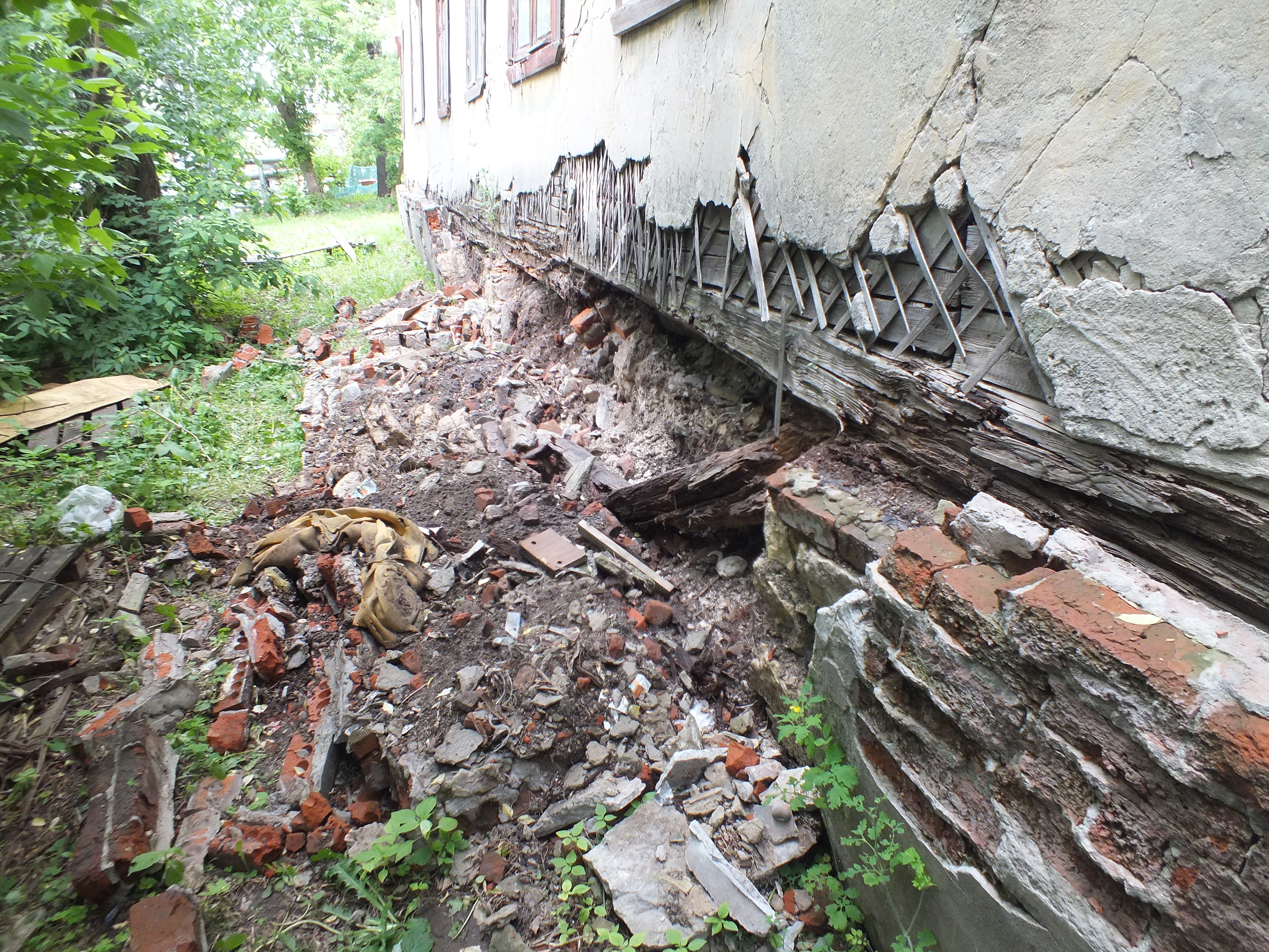 Часть жилого дома обрушилась в Приокском районе (ФОТО) - фото 2