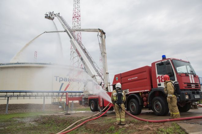 Учебное тушение пожара на нефтехранилище прошло в Кстовском районе - фото 6