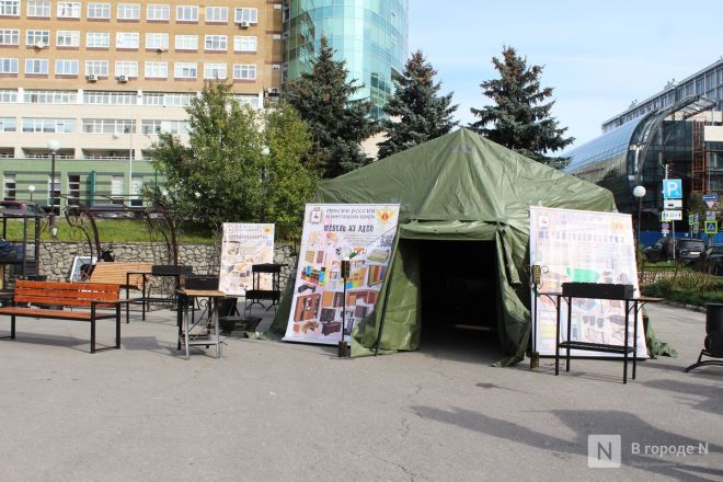 Танк-мангал и деревянные иконы: фоторепортаж с новой выставки от заключенных в Нижнем Новгороде - фото 63