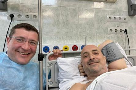 Глеб Никитин опубликовал видеозапись с выздоравливающим Захаром Прилепиным