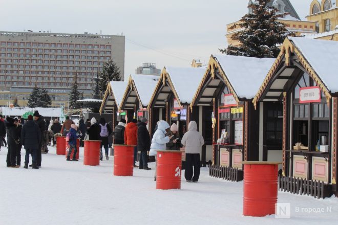 С блинами и в сугробах: как прошла Масленица в Нижнем Новгороде — фоторепортаж - фото 9
