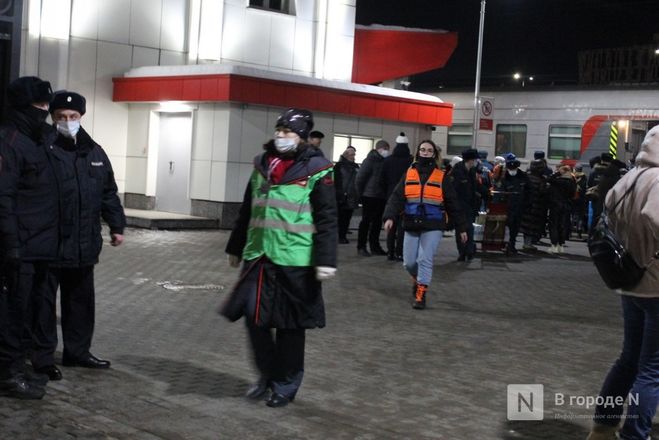 Около 1 000 беженцев из Донбасса прибыли в Нижний Новгород - фото 13