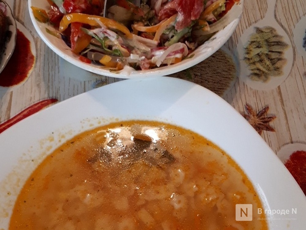 Нижегородцам объяснили пользу куриного бульона при простуде - фото 1