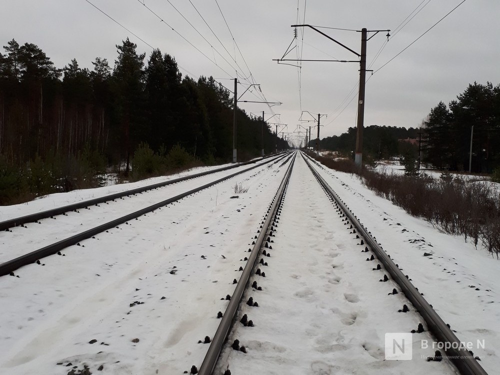 Поезд сбил мужчину на переходе путей в Дзержинске