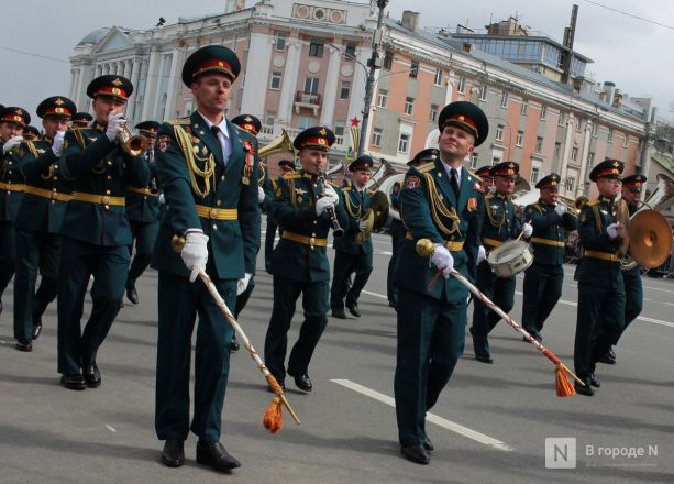 Фоторепортаж: Парад Победы &mdash; 2024 в Нижнем Новгороде - фото 95