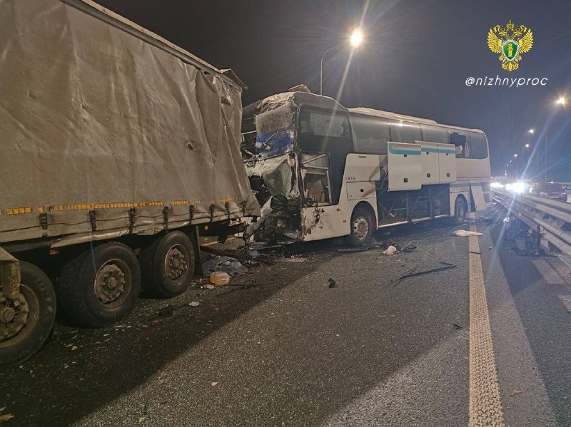 Прокуратура поделилась видео с места жестокого ДТП на М-12 под Арзамасом - фото 1