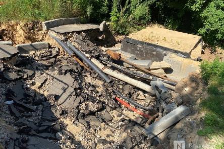 Гигантский провал образовался у жилого дома в центре Нижнего Новгорода
