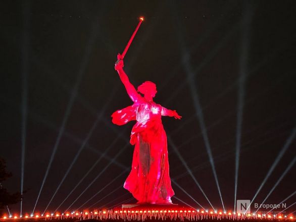 Нижегородцы показали фото и видео салюта, прогремевшего над Мамаевым курганом - фото 4