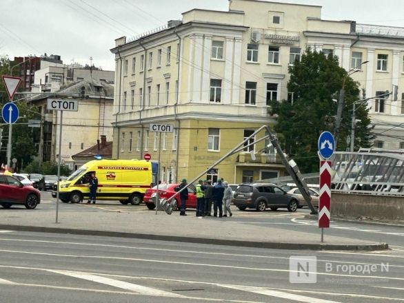 Опубликованы фото с места ДТП на площади Лядова в Нижнем Новгороде - фото 4