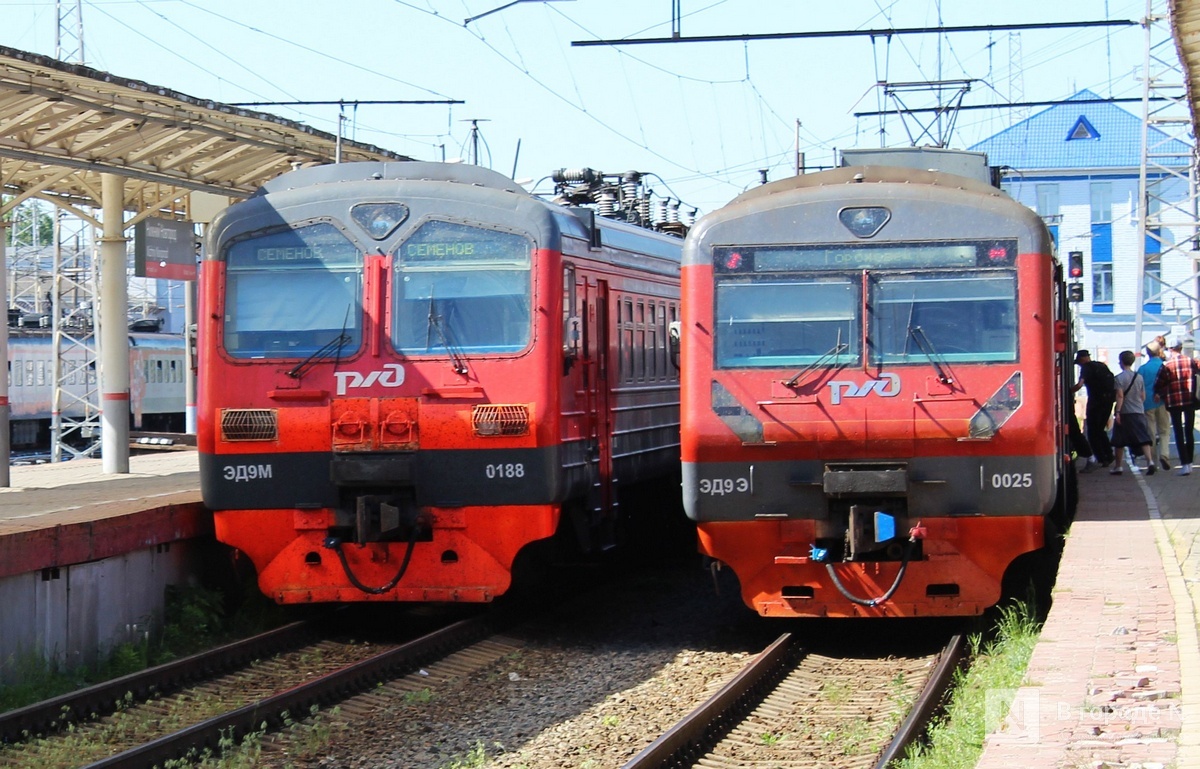 Дополнительные электрички продолжат ходить до Моховых гор