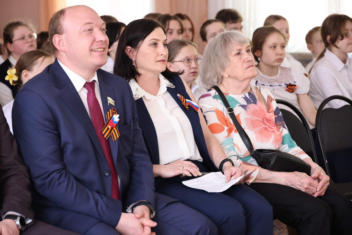 Депутат ЗС Максим Ребров посетил школу №4 в Нижнем Новгороде - фото 1