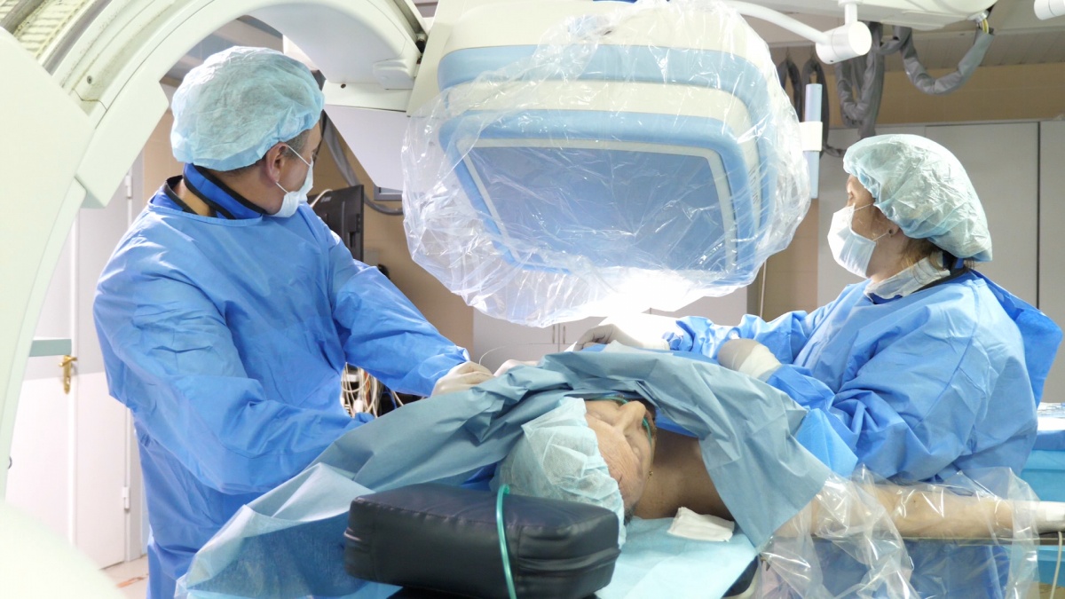Нижегородские врачи впервые провели операцию по имплантации оптимайзера - фото 1