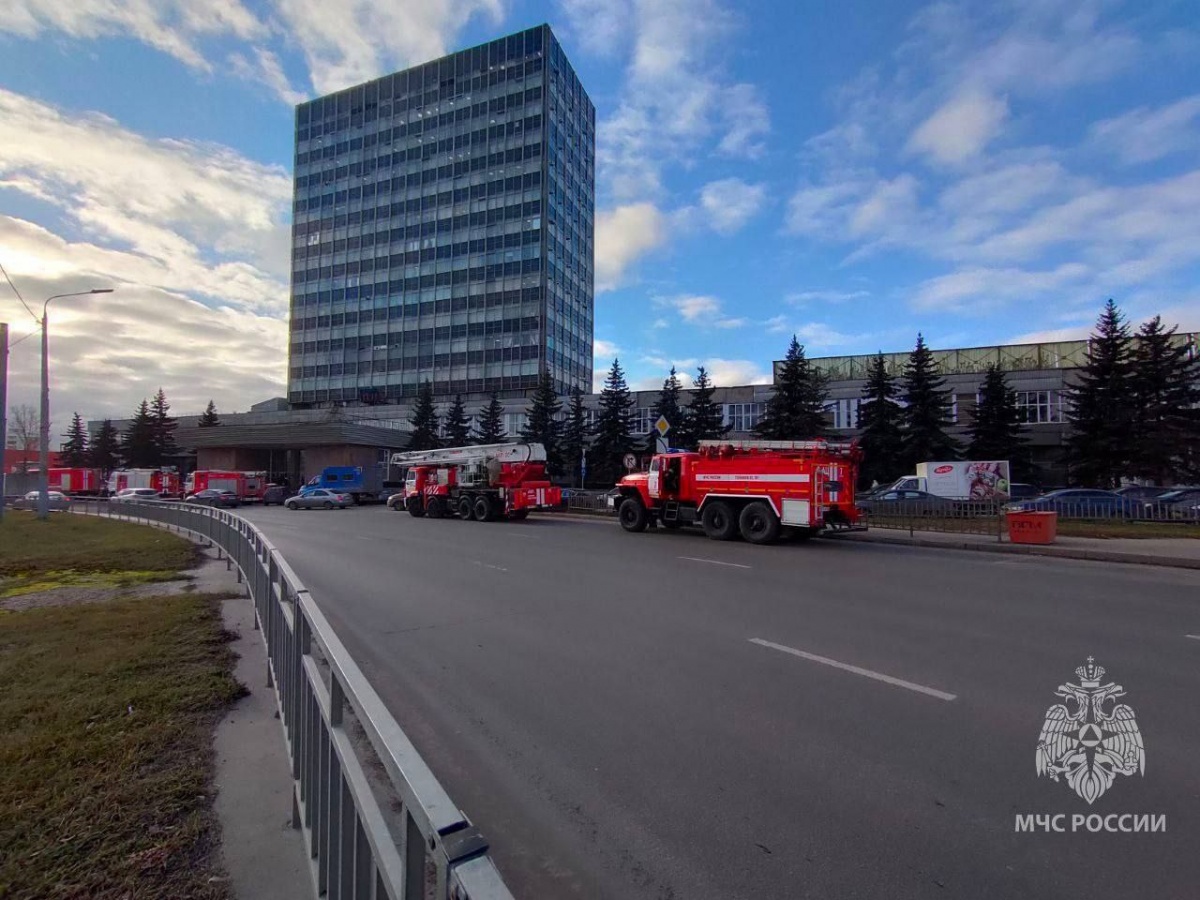 Около 300 человек эвакуировали из-за возгорания в нижегородском НПП «Полет»