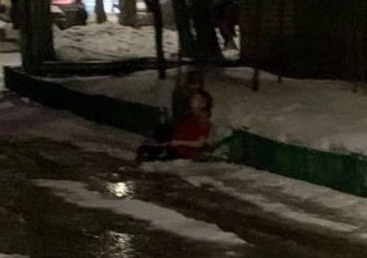 Соцсети: девочка прыгнула с 8 этажа дома в Автозаводском районе после ссоры с мамой - фото 1