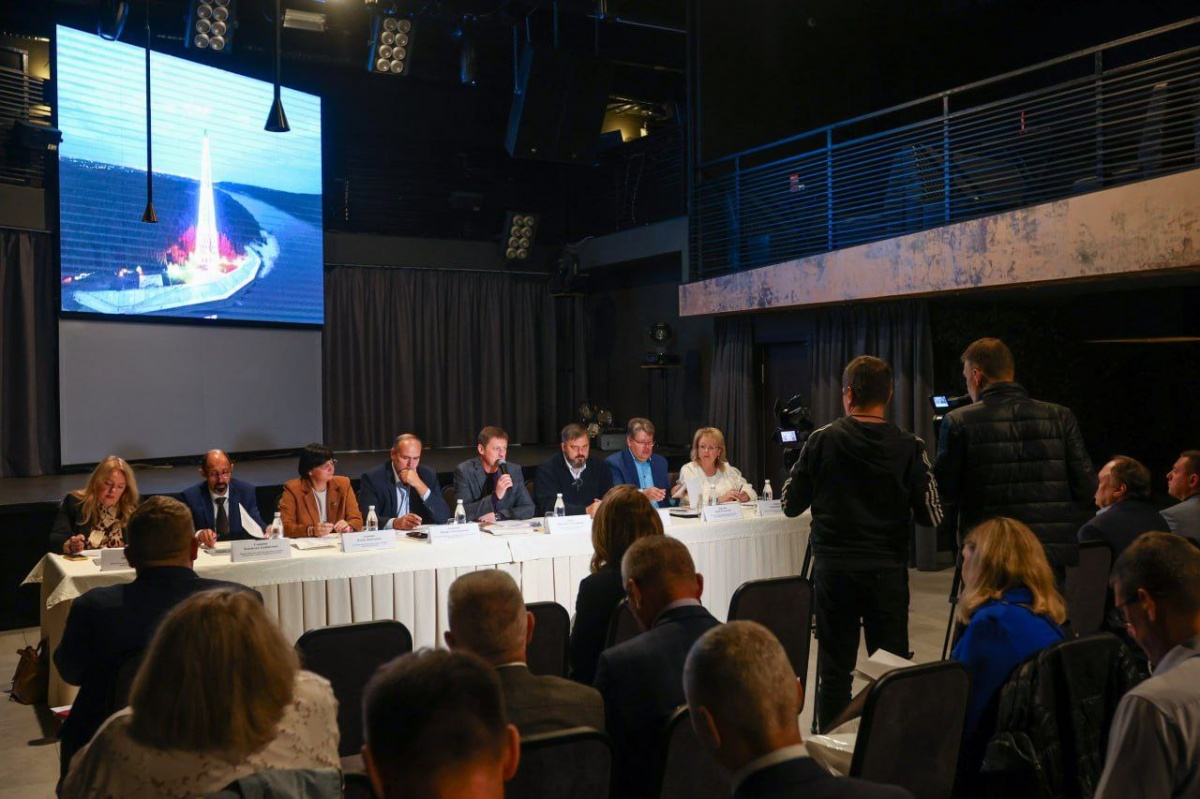 Готовность объектов ЖКХ к новому отопительному сезону обсудили в Дзержинске  - фото 1