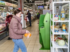 «Полки добра» с бесплатными продуктами появились в дзержинских магазинах