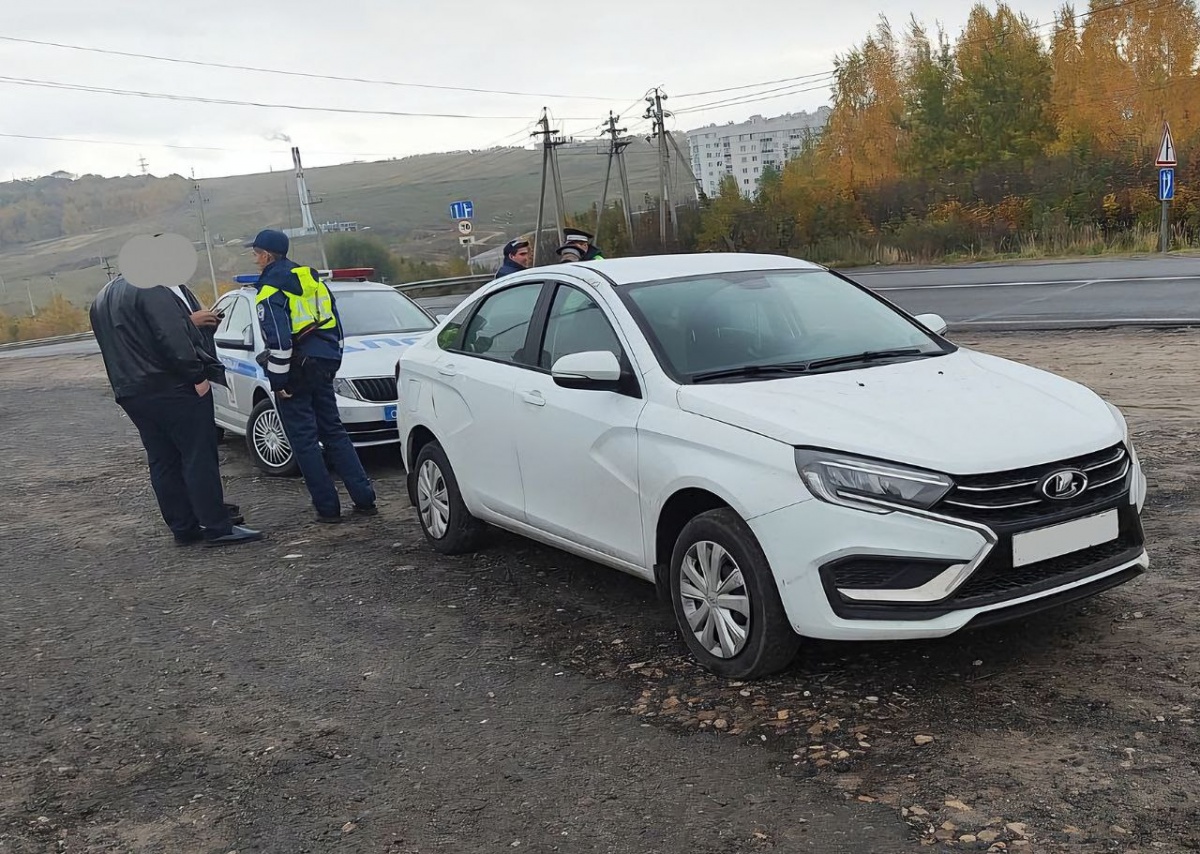 Нижегородская полиция забрала у мужчины автомобиль из-за долгов - фото 1