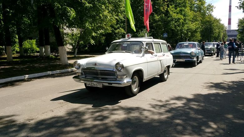 Ретроавтомобили ГАЗа порадовали нижегородцев городским дефиле - фото 8