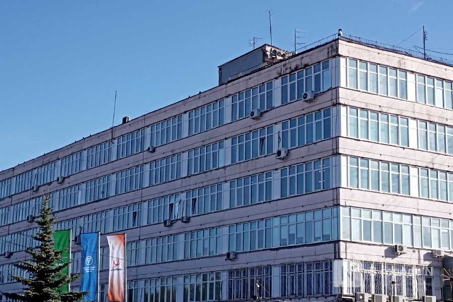 В ЗМЗ прокомментировали взрыв и пожар на территории предприятия - фото 1