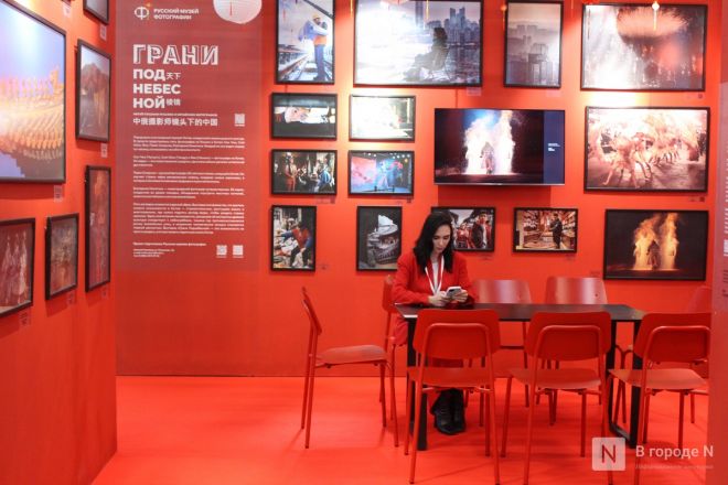 Фоторепортаж: выставка &laquo;АРТ МИР &mdash; 2026&raquo; открылась в Нижнем Новгороде - фото 86