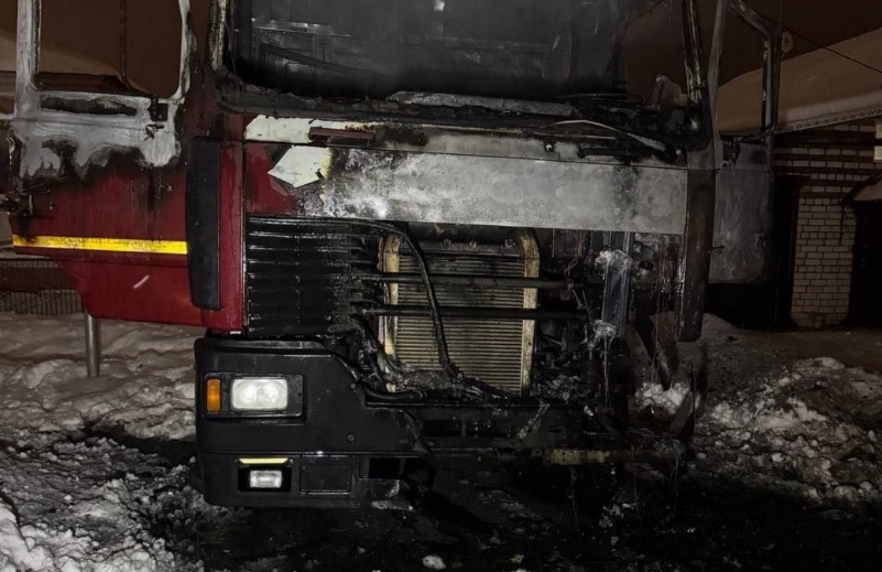 Мужчина погиб после возгорания фуры в Нижегородской области - фото 1