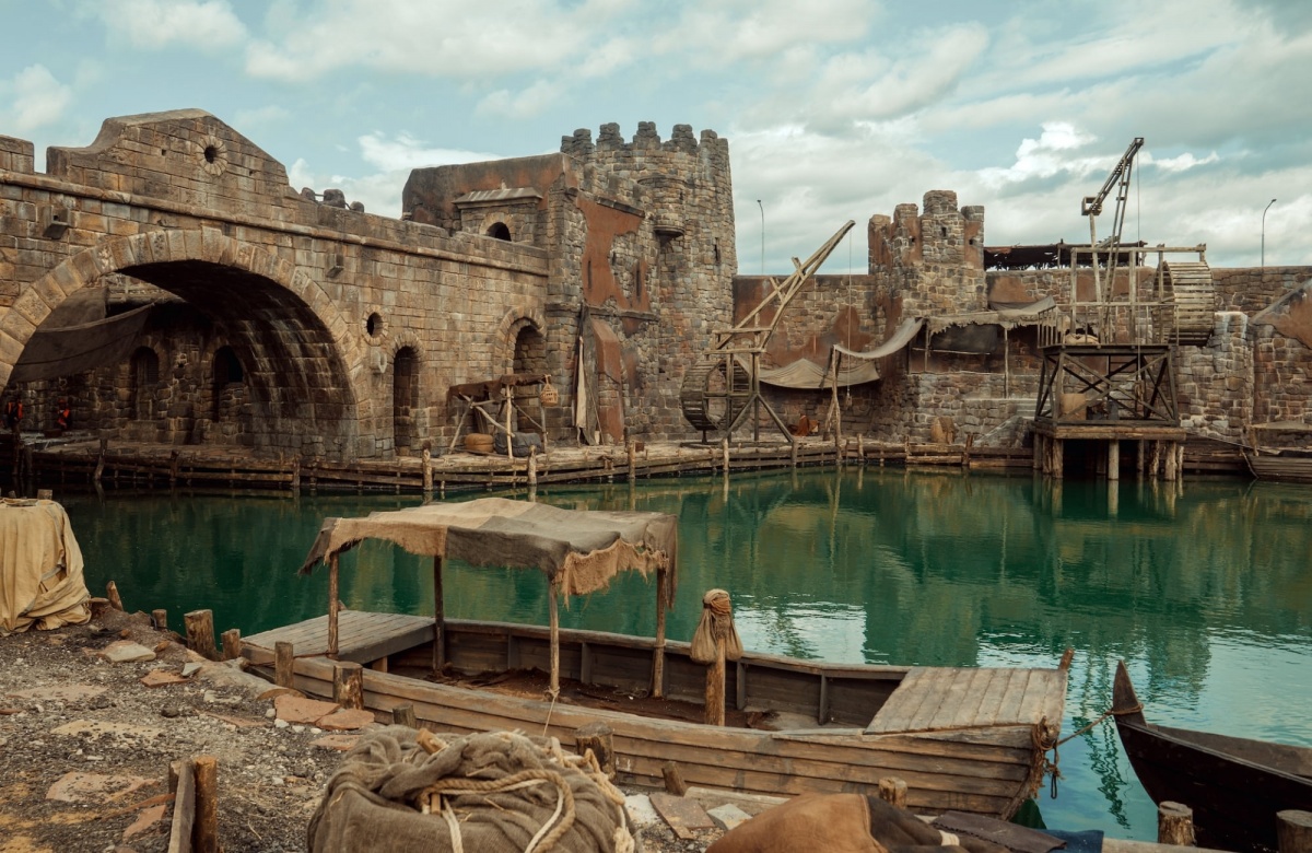 Как похорошел Арканар: завершились съемки сериала &laquo;Трудно быть богом&raquo; - фото 1