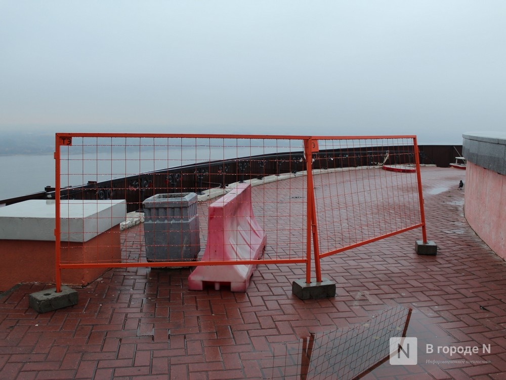 Сквозной проход по Чкаловской лестнице закрыт до 11 мая - фото 1