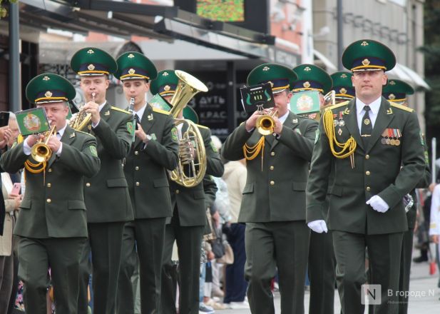 Духовые оркестры прошли парадом по главной улице Нижнего Новгорода - фото 4
