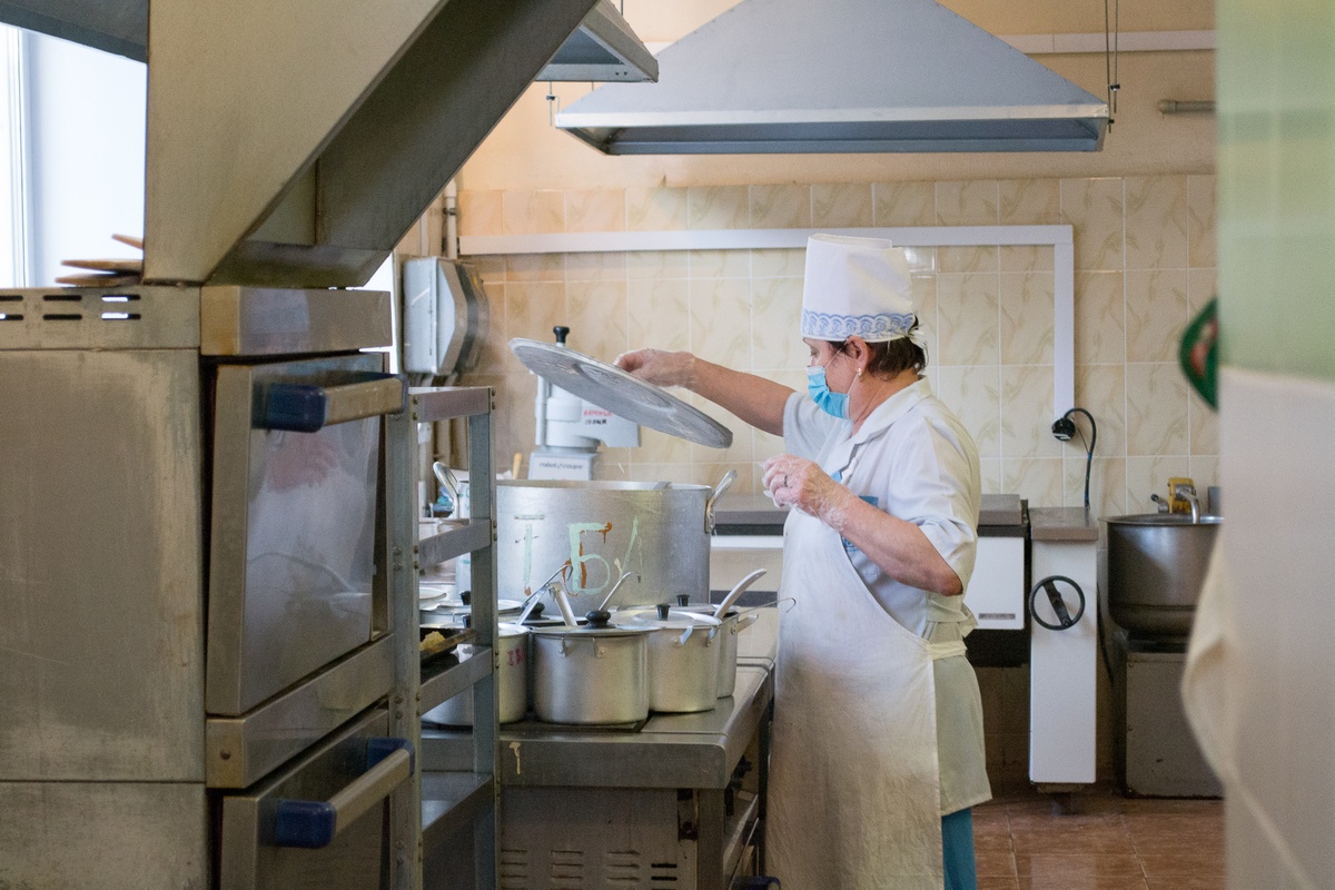 Поставляемые в нижегородские школы мясо и рыбу проверяют в центре стандартизации - фото 1