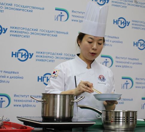 Корейские повара научили нижегородских студентов готовить национальные блюда (ФОТО) - фото 32