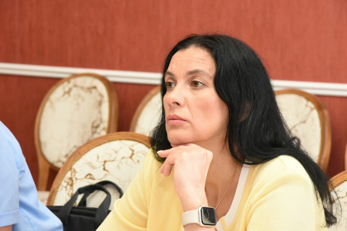 Нижегородский депутат помогла пенсионерке отсудить 10 000 рублей за некачественный диван - фото 1