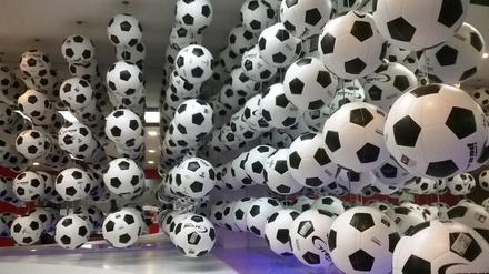 Приволжские таможенники задержали крупную партию футбольных мячей