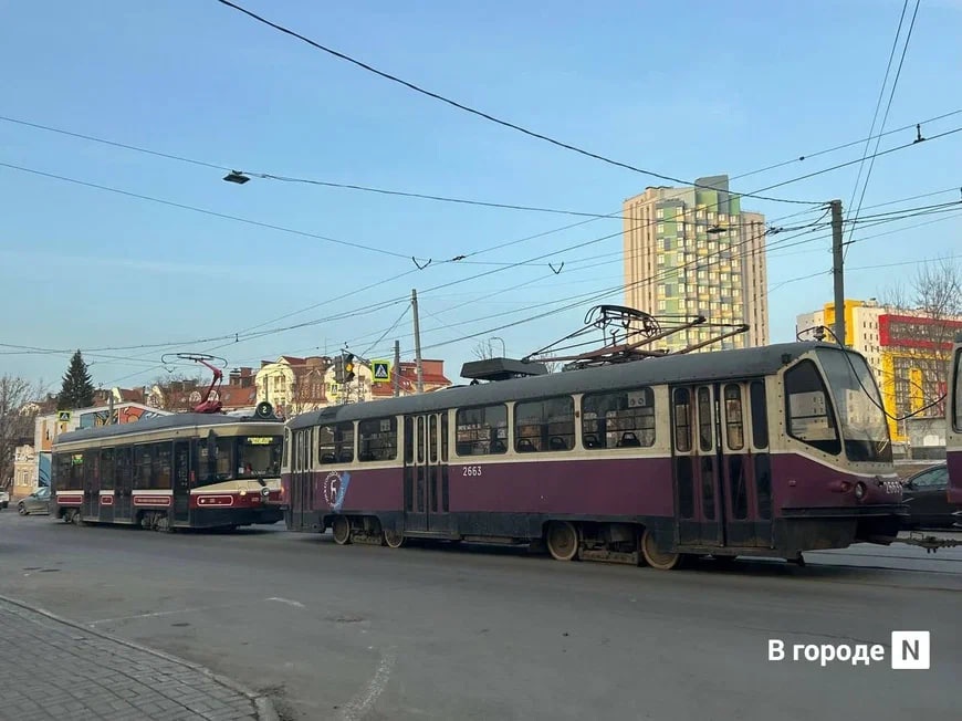 Трамвай задымился в центре Нижнего Новгорода - фото 1