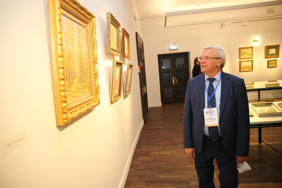 Евгений Люлин посетил открытие выставки знаменитого российского художника - фото 1