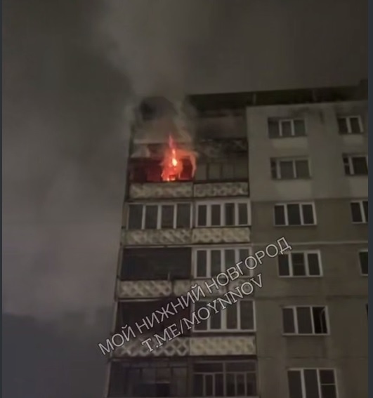 Соцсети: квартиры горят во взорвавшемся доме на Краснодонцев - фото 1