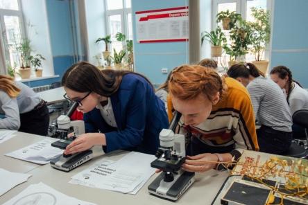 Региональная практико-ориентированная школьная олимпиада по биологии прошла в Мининском университете