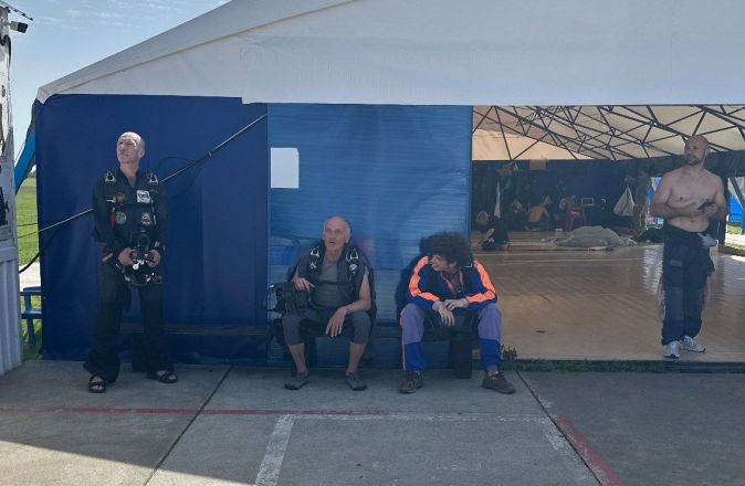 Нижегородский актер Марк Эйдельштейн впервые прыгнул с парашютом - фото 4