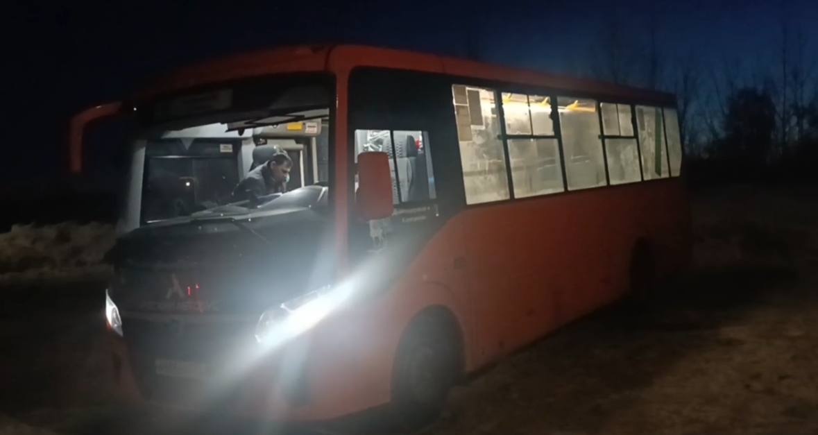 Пожилая женщина оказалась в больнице после поездки в нижегородском автобусе - фото 1