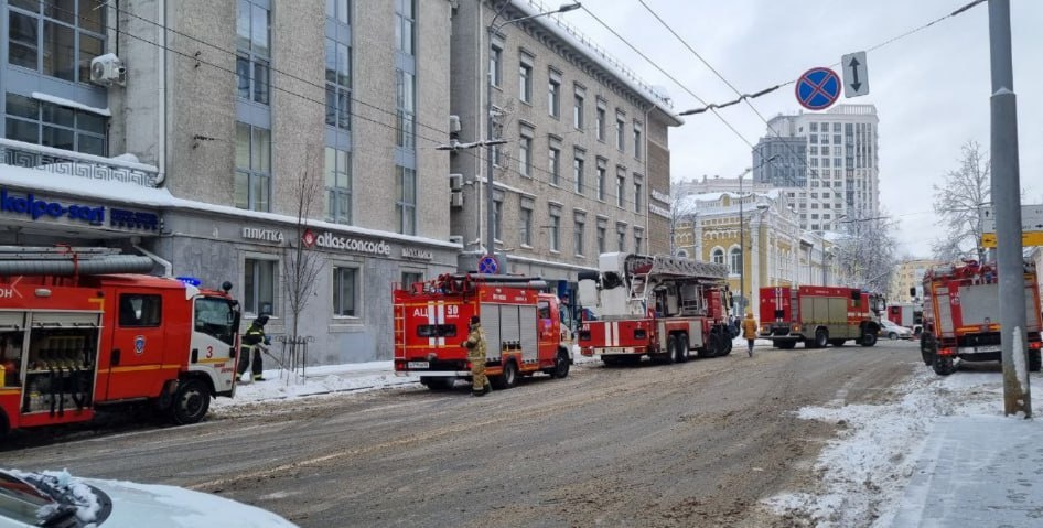 70 человек эвакуировали из здания на улице Варварской в Нижнем Новгороде - фото 1