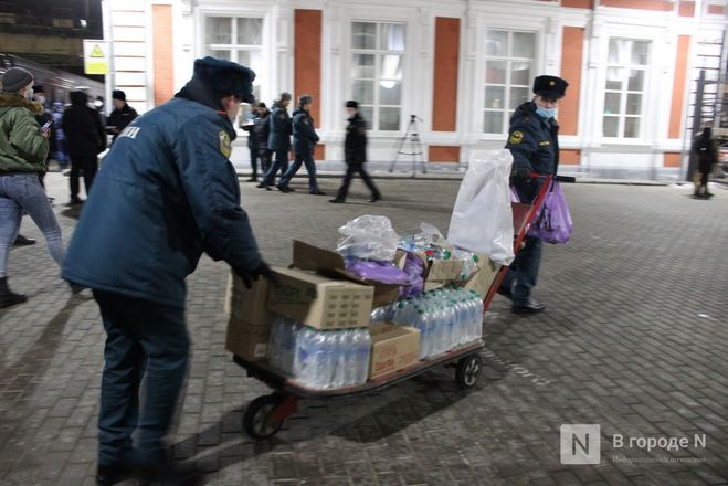 Около 1 000 беженцев из Донбасса прибыли в Нижний Новгород - фото 14