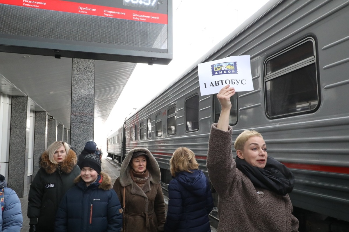 Участники первого железнодорожного круиза прибыли в Нижний Новгород - фото 1