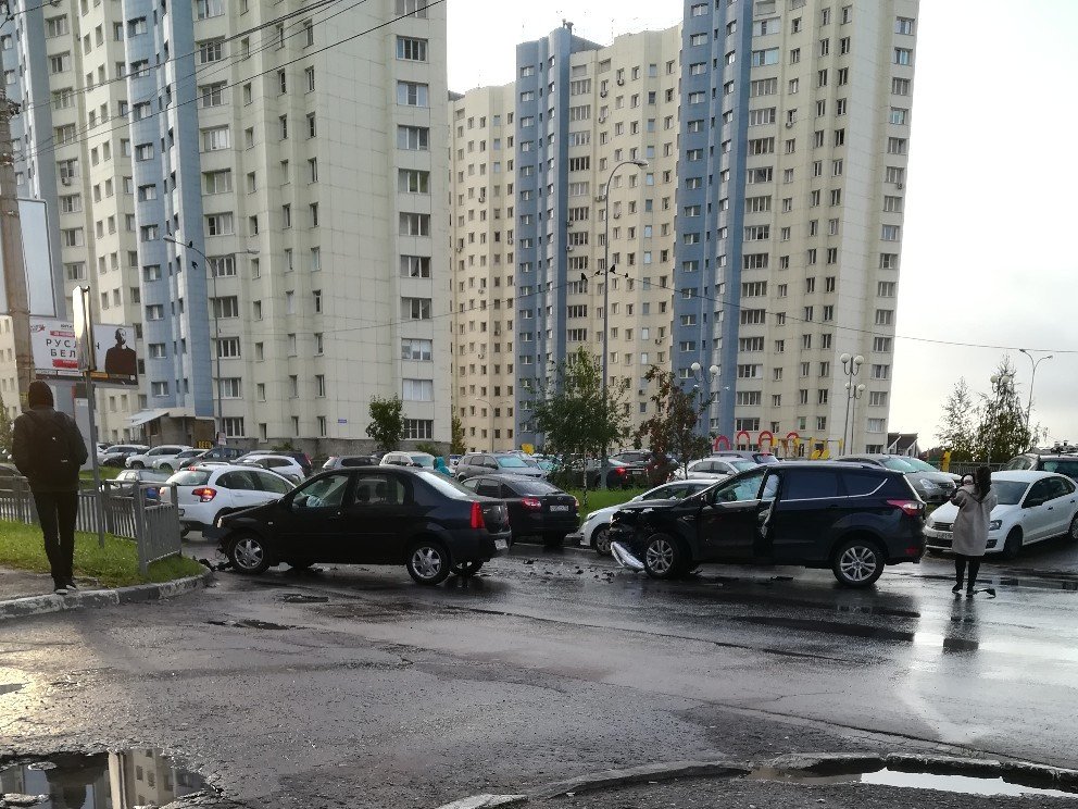 Автоледи с младенцем попала в ДТП на улице Богдановича - фото 1