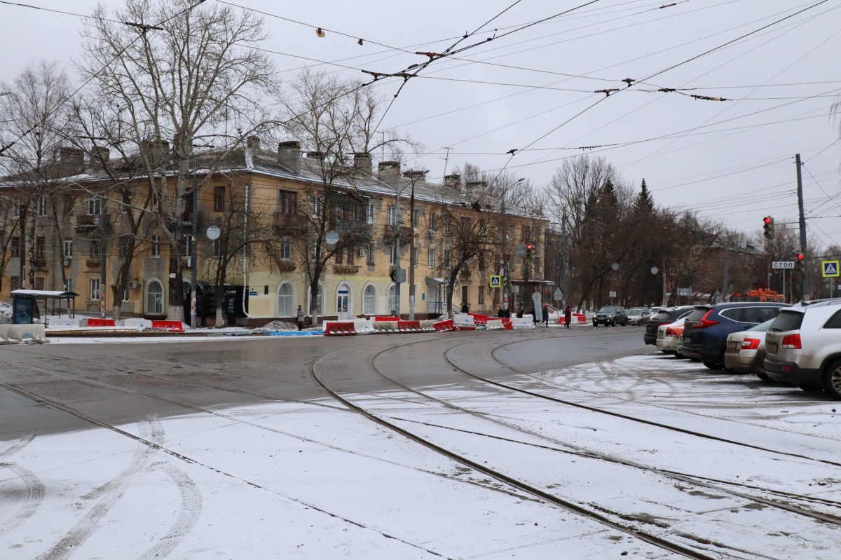 Трамвайные пути на перекрестке улиц Бекетова и Нартова начнут менять 20 марта - фото 1