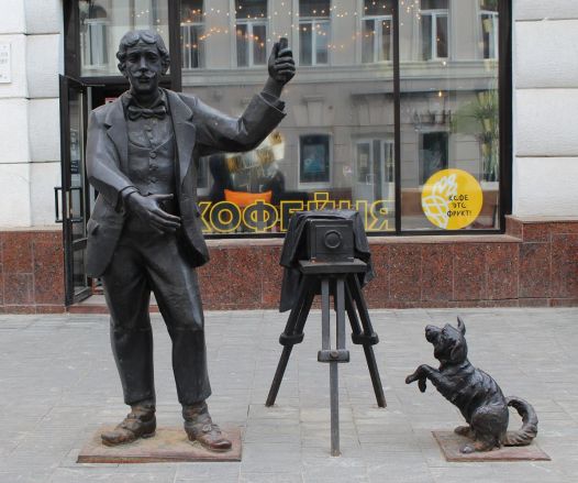 Скульптура собачки вернулась на Большую Покровскую (ФОТО) - фото 1