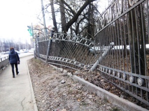Нижегородцы просят Глеба Никитина «починить» забор в парке Дубки