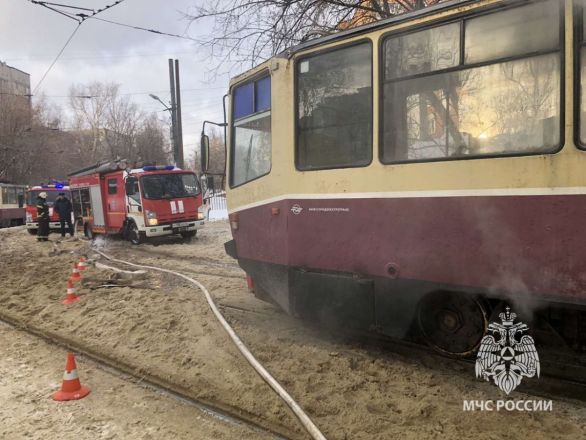 Трамвай горел на улице Пушкина в Советском райне - фото 3