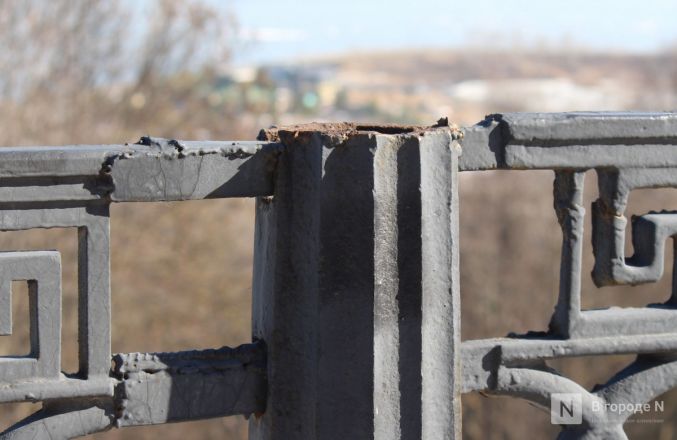 Трещит по швам: как выглядит центр Нижнего Новгорода после аномальной зимы — фоторепортаж - фото 7