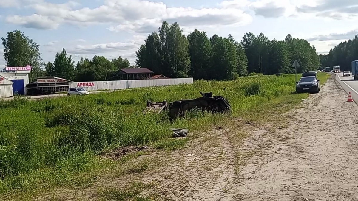Два автомобиля перевернулись на трассе в Нижегородской области - фото 1